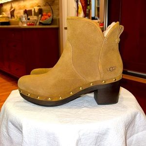 Ugg shearling, suede like new condition